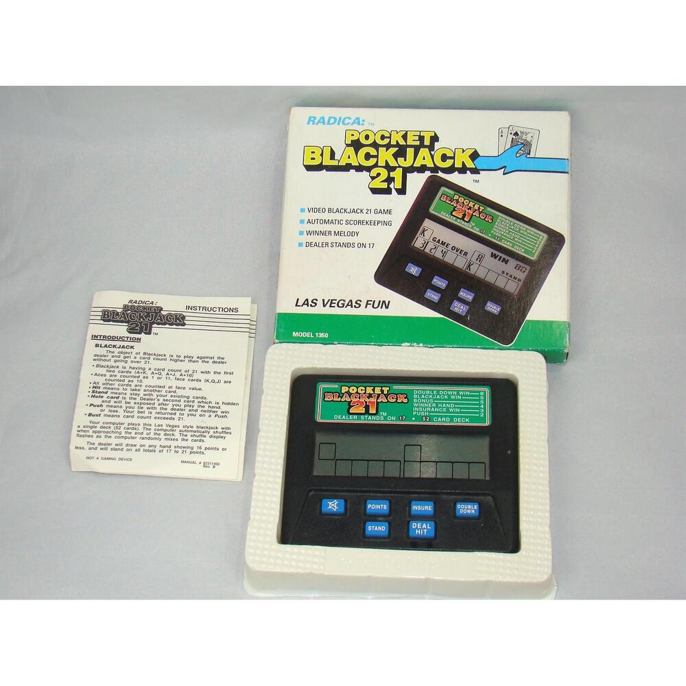 RADICA Pocket Blackjack 21 Model 1350 Handheld Game Auto Scorekeeping Portable